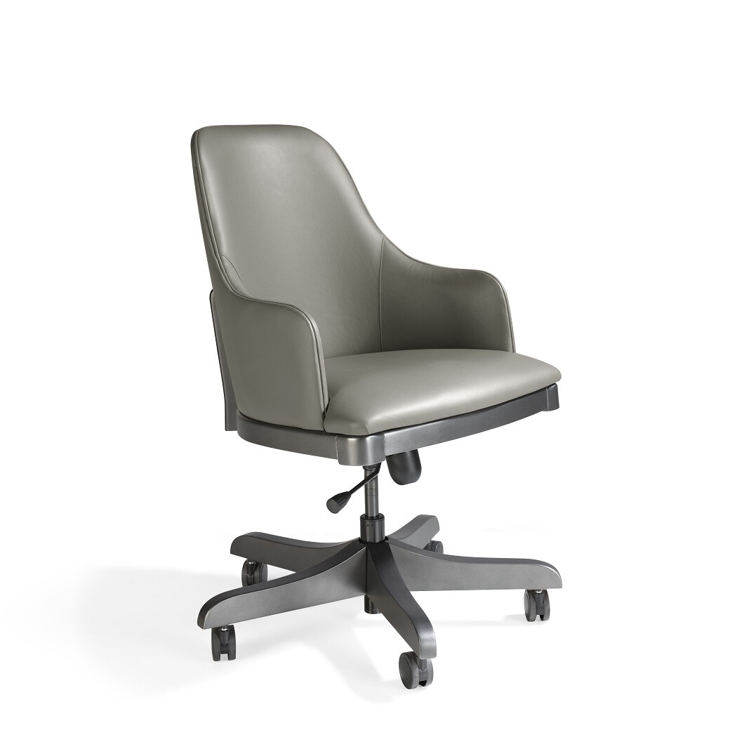 ARMCHAIR WITH CASTERS